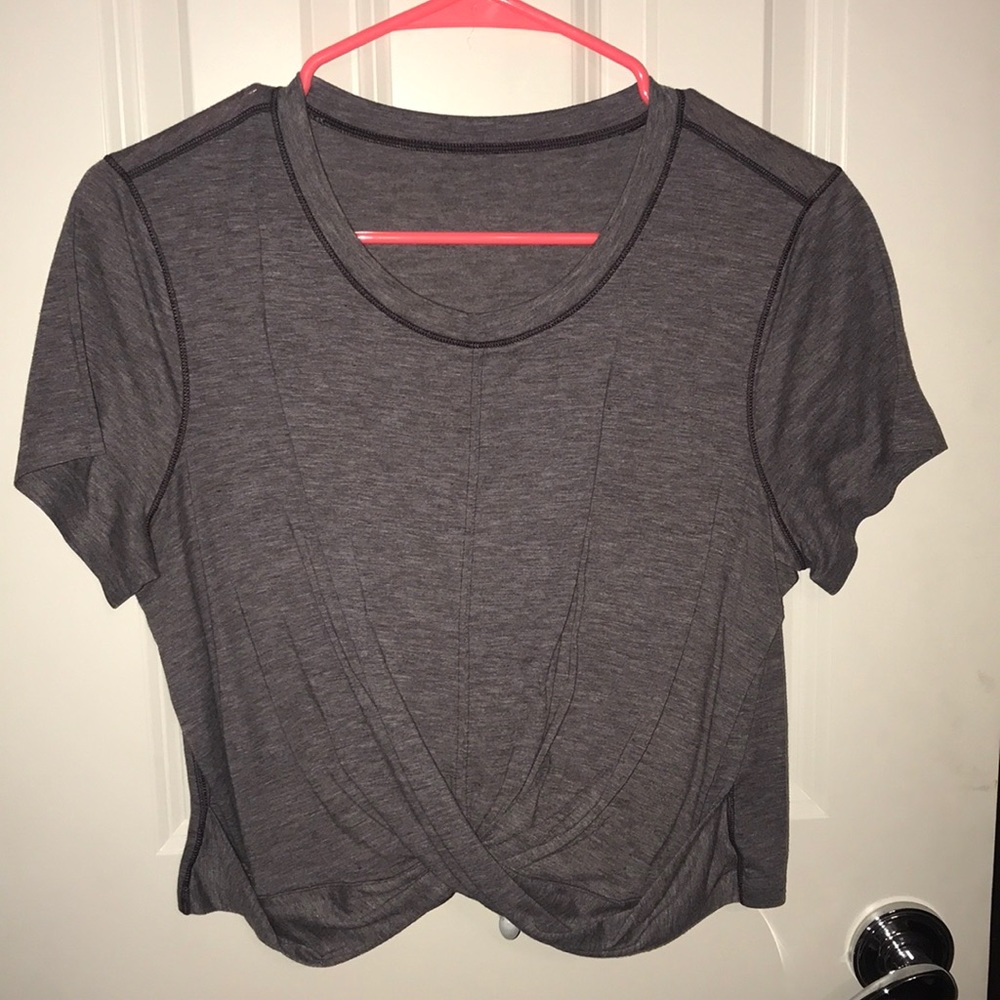 Lululemon crop top